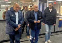 وزير الكهرباء خلال الزيارة