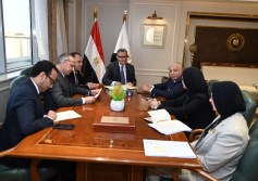 وزير التموين واعضاء النواب والشيوخ