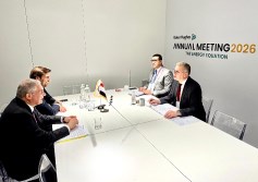 جانب من اللقاء بين وزير البترول وشركة سايبم الإيطالية 