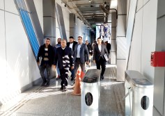 وزير النقل يتفقد الأتوبيس الترددي