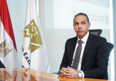 إسلام عزام رئيس البورصة المصرية 