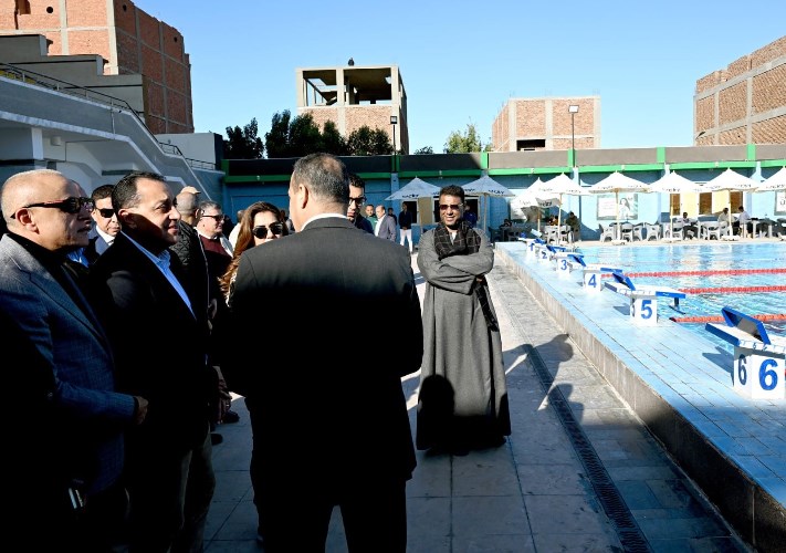 مدبولي يتفقد حمام سباحة سيتي كلوب بالأقصر 