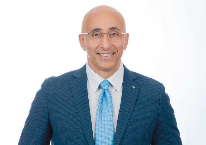  عمر شلباية رئيس أكسا للتأمين