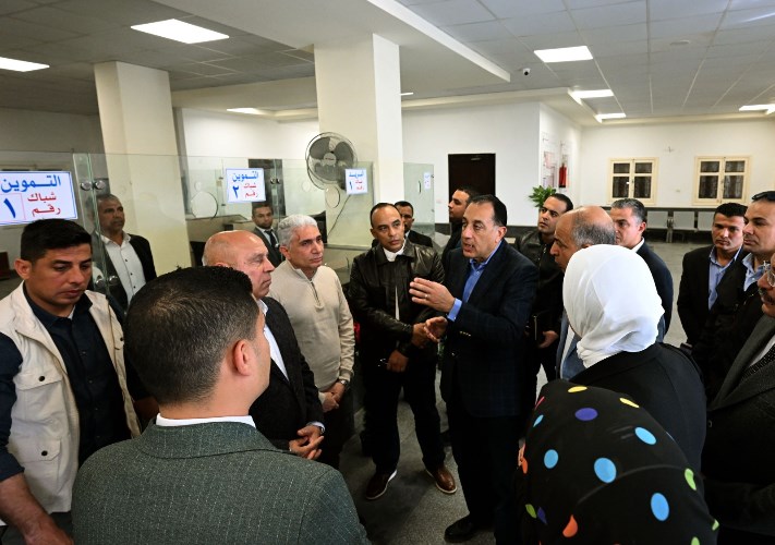 مجمع الخدمات الحكومية بقرية "تونا الجبل"