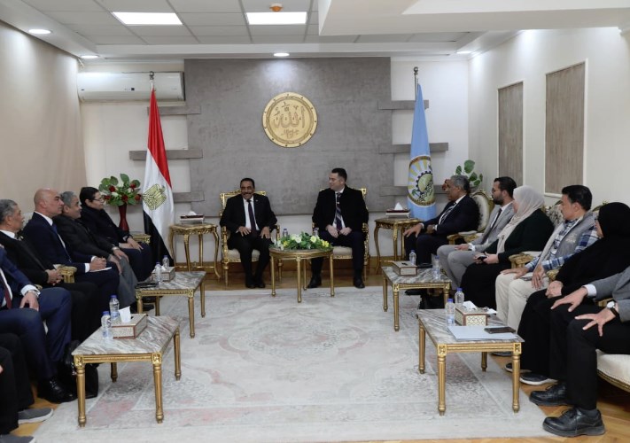 محافظ مطروح خلال الاجتماع