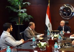 المهندس محمد الجوسقي، الرئيس التنفيذي للهيئة العامة للاستثمار والمناطق الحرة، ووفد شركة جارديان جلاس المتخصصة في صناعة زجاج واجهات المباني
