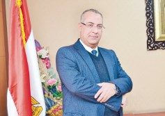 مصطفى أبو العزم 