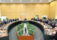وزير الإسكان 