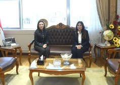 وزيرة التضامن تهنئ راندة المنشاوي بعد أداء اليمين الدستورية