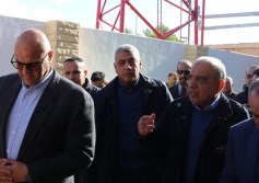 وزير الكهرباء خلال الزيارة