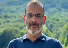 أيمن بهجت قمر