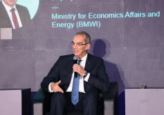 وزير الاتصالات 
