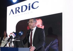 تامر العقاد رئيس شركة أرضك