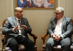 وزير العمل ورئيس الهيئة الاقتصادية