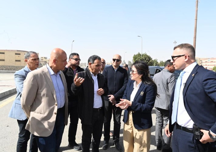 جولة تفقدية لوزيرة الإسكان بمدينة العبور 