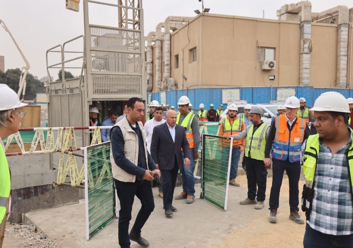 وزير النقل يتفقد الاعمال 