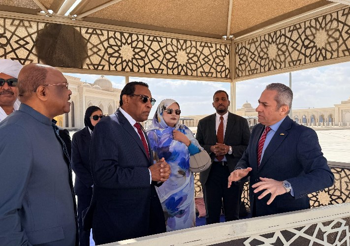 رئيس الوزراء السوداني يزود العاصمة الجديدة 