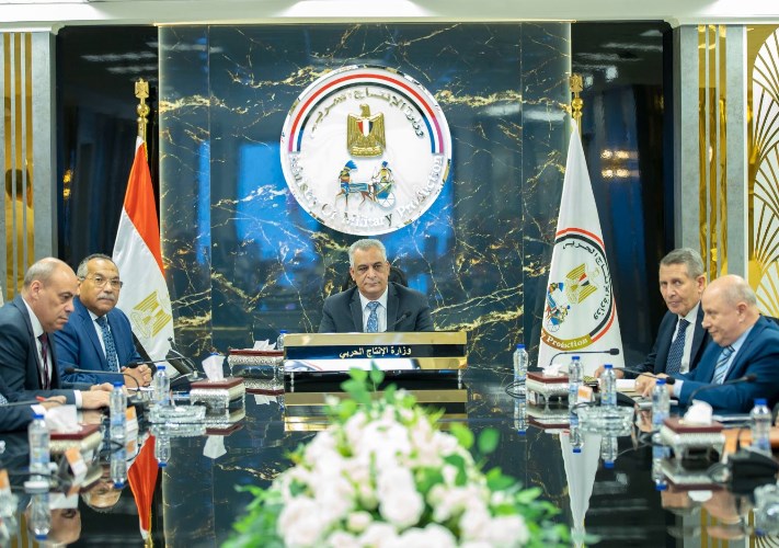 صلاح سليمان جمبلاط وزير الإنتاج الحربى 