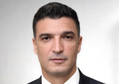 خالد هاشم، وزير الصناعة