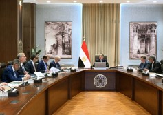 رئيس الوزراء يترأس اجتماع لجنة الأزمات 