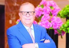 محمد عبد العال الخبير المصرفي