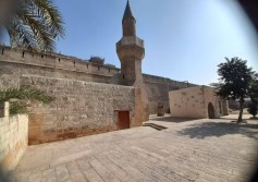 ترميم الآثار في منطقة القلعة 