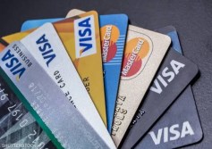 بطاقات مدفوعة مقدما 