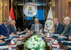 وزير الإنتاج الحربى وشركات تصنيع الذخائر