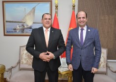 الرئيسين السابق والجديد لهيئة الرعاية الصحية ببورسعيد