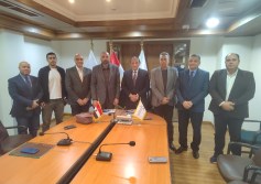 توقيع عقد مع رئيس ترسانة شركة الجيزة