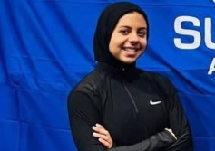 الطالبة الفائزة بالذهبية