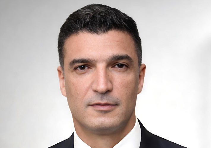 خالد هاشم، وزير الصناعة