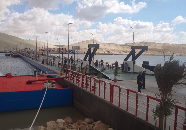 كوبري عائم بقناة السويس