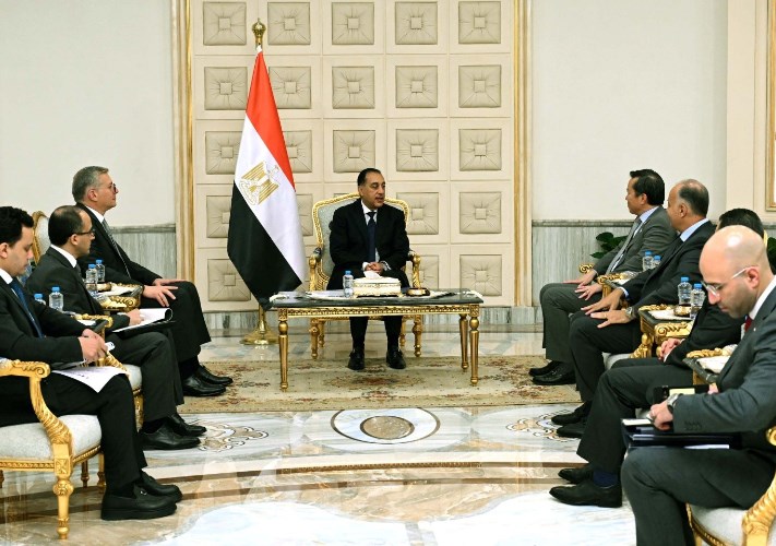 رئيس الوزراء يلتقي نائب الرئيس التنفيذي للغاز والطاقة منخفضة الكربون بشركة بي بي البريطانية