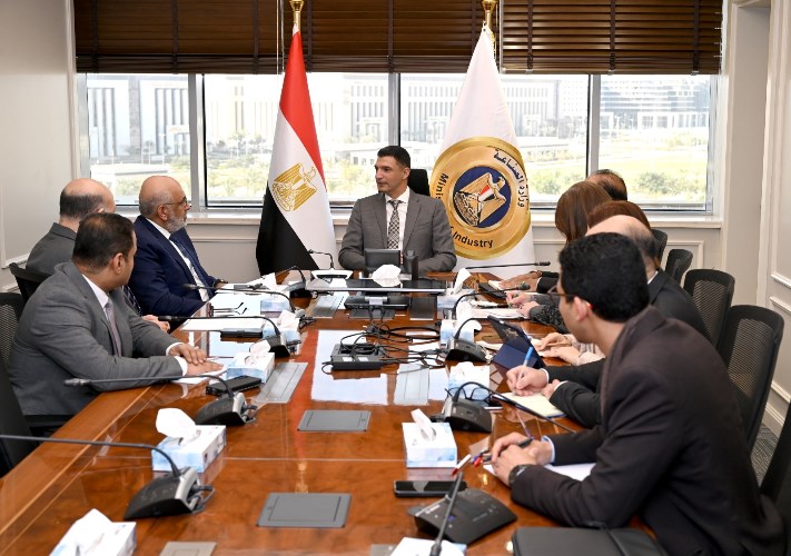 خالد هاشم وزير الصناعة 