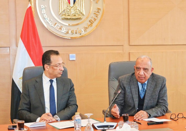 الكهرباء والاتصالات