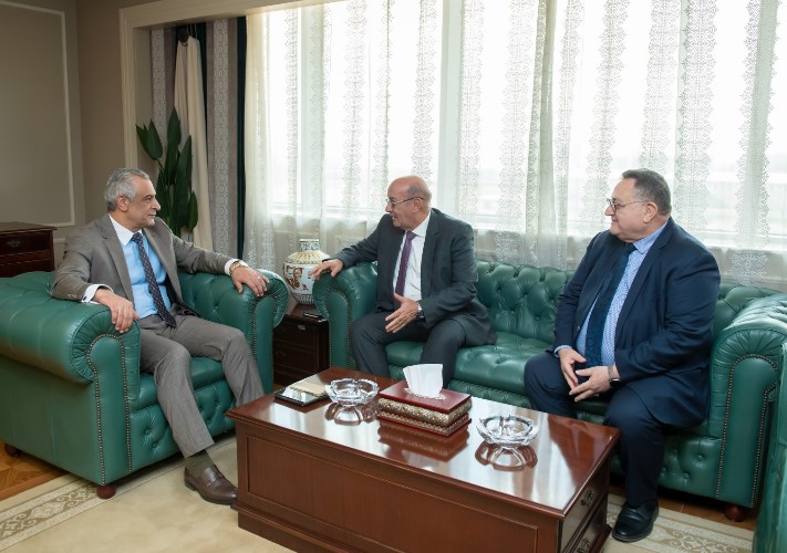 وزير الإنتاج الحربى ووفد البنك العقاري المصرى