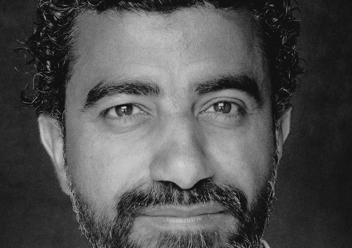 السيناريست هشام هلال مؤلف مسلسل " عين سحرية " 