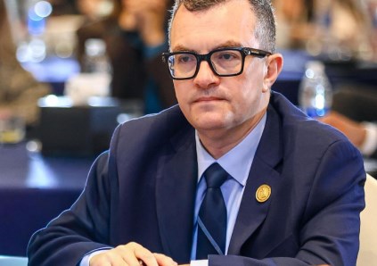 أحمد رستم وزير التخطيط