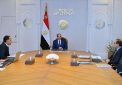 السيسي مع مدبولي ووزير ي المالية والتخطيط