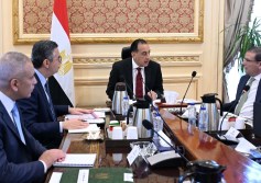 رئيس الوزراء يتابع موقف توافر السلع الاستراتيجية 