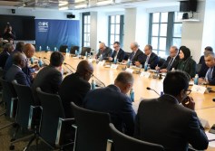 شارك الدكتور محمد فريد صالح، وزير الاستثمار والتجارة الخارجية، في اجتماع رفيع المستوى مع مختار ديوب، المدير التنفيذي لمؤسسة التمويل الدولية (IFC)