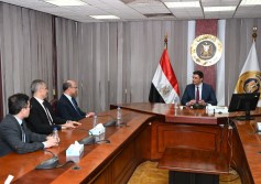 خالد هاشم وزير الصناعة 
