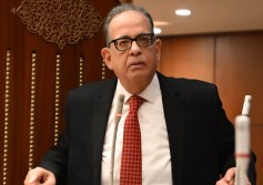 النائب طارق عبد العزيز 