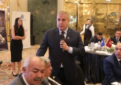 جانب من الندوة 