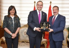 محافظ بورسعيد ونبيلة مكرم وأحمد السبكي
