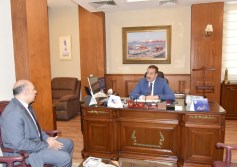محافظ بورسعيد يلتقى مدير التأمينات الاجتماعية