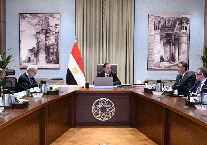 مدبولي خلال اجتماع لمتابعة مستجدات إنشاء مركز عالمي لتخزين وتوريد وتجارة الحبوب والزيوت في مصر