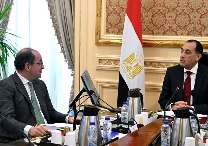 وزير المالية خلال لقاء رئيس الوزراء