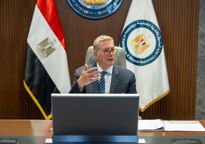 مصادر: تصفير مستحقات الأجانب يدعم الإسراع بتنمية الحقول المكتشفة حديثا وربطها بالإنتاج